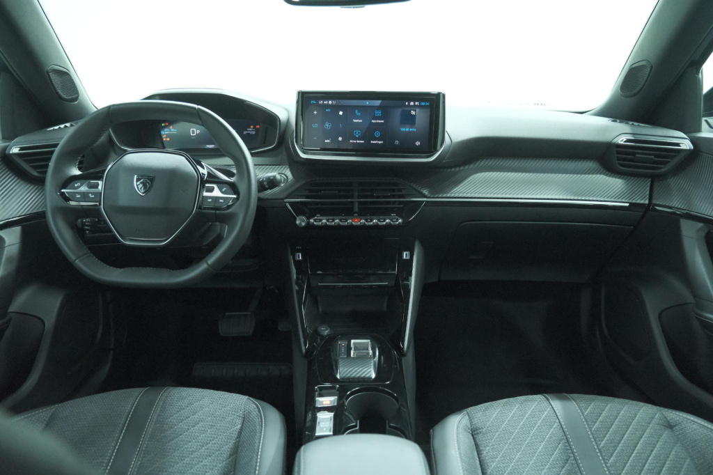 Peugeot E-2008