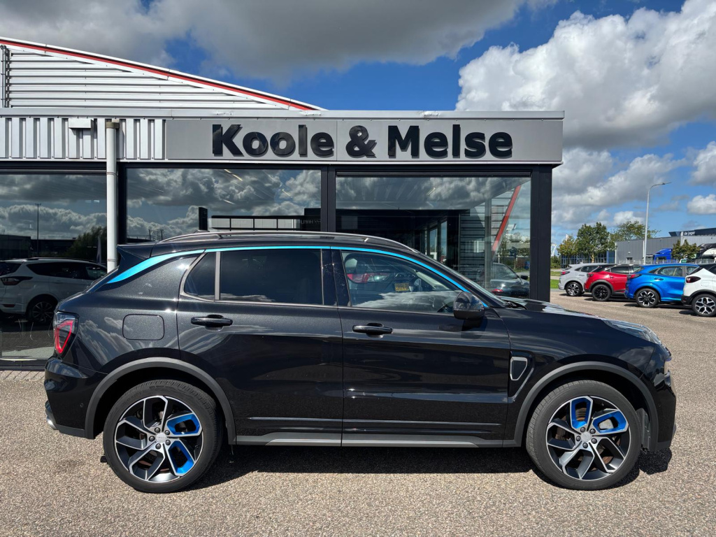 Lynk & Co 01