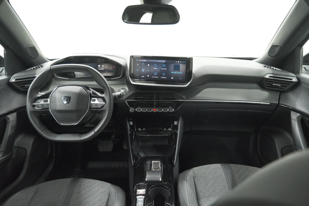 Peugeot E-2008