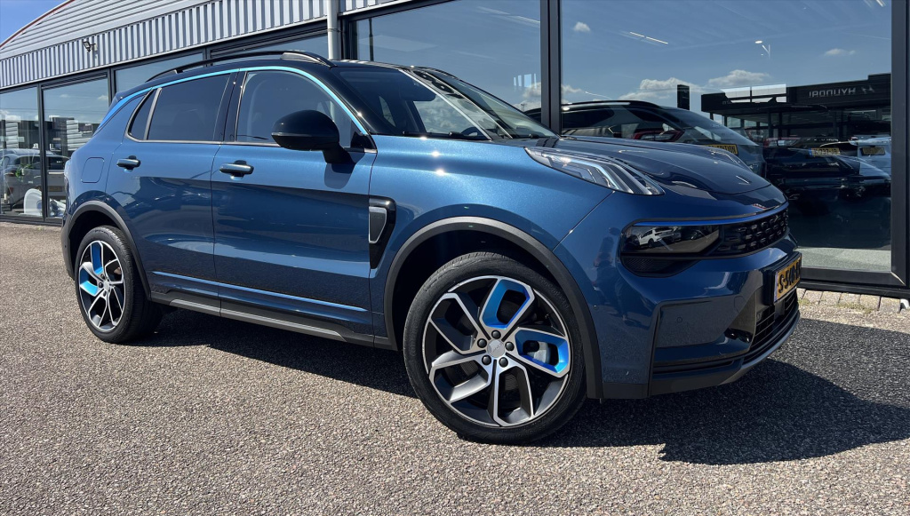 Lynk & Co 01