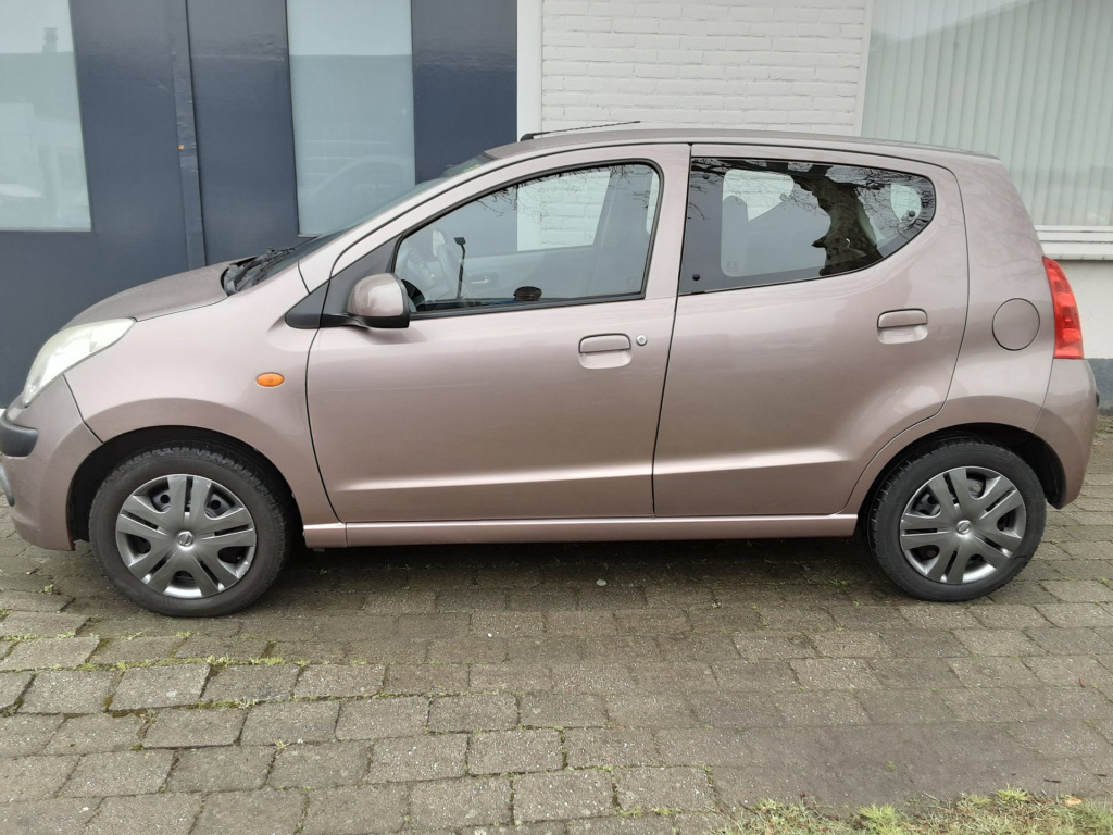 Nissan Pixo