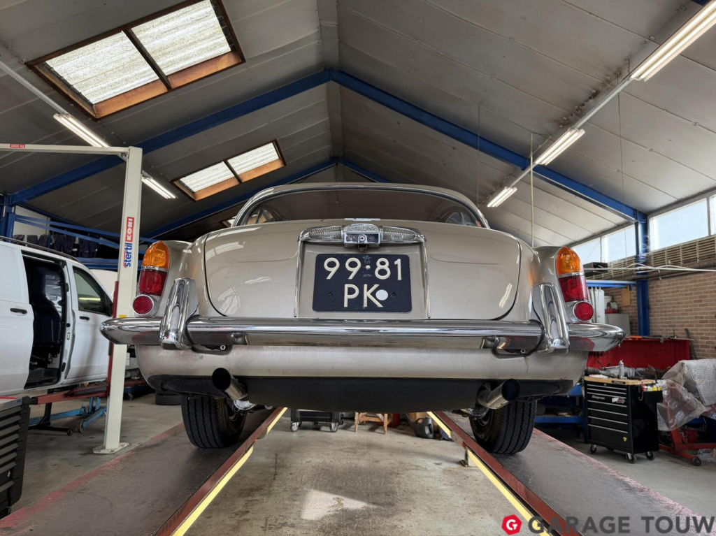 Jaguar S-Type