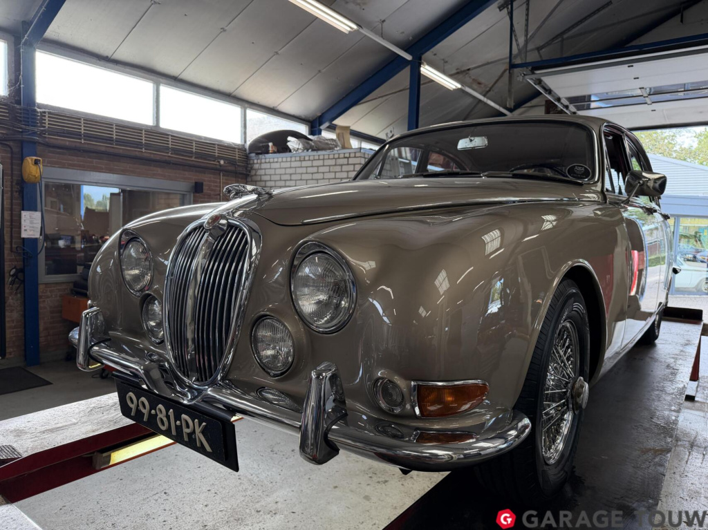 Jaguar S-Type