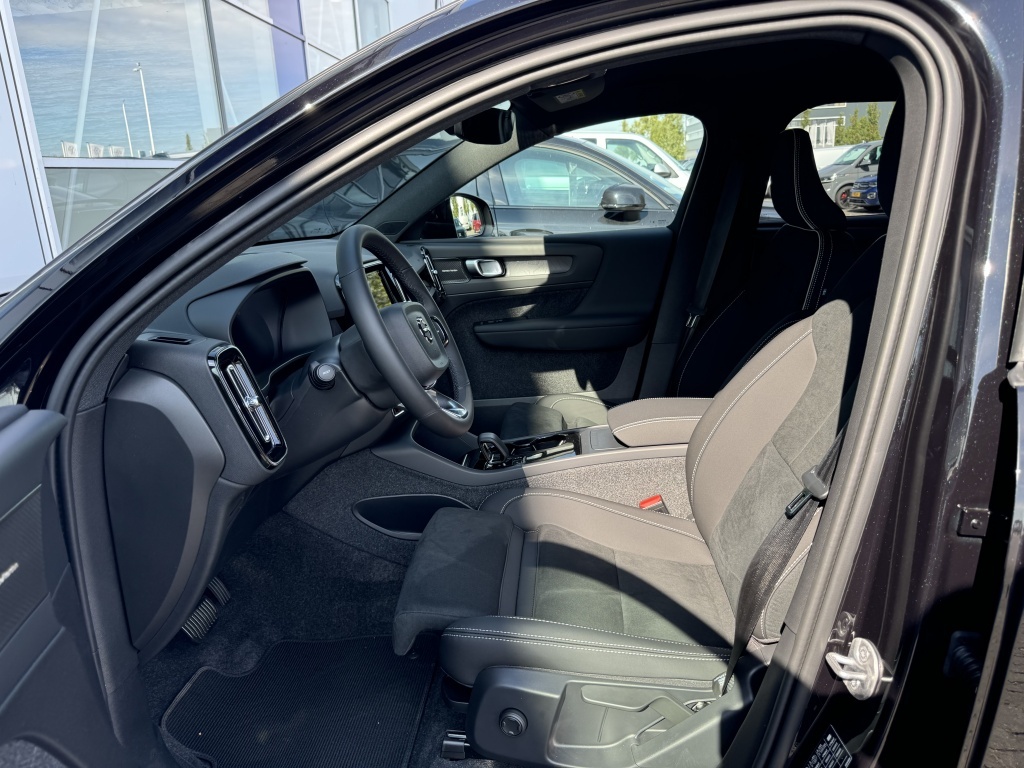 Volvo Ex40