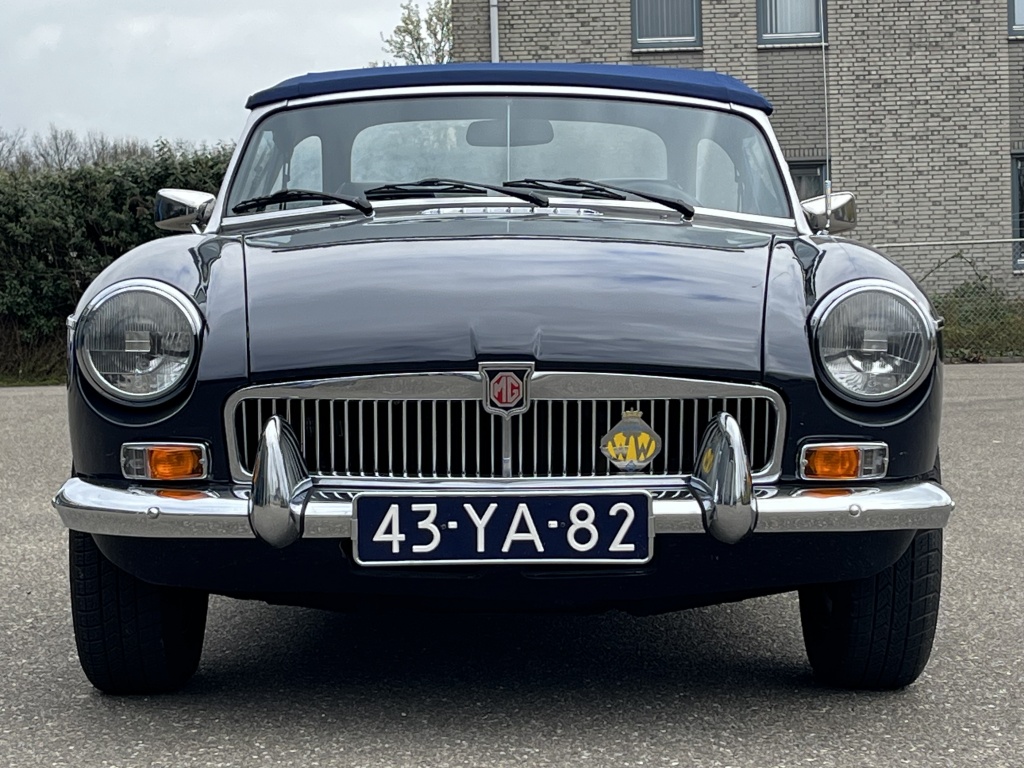 MG B