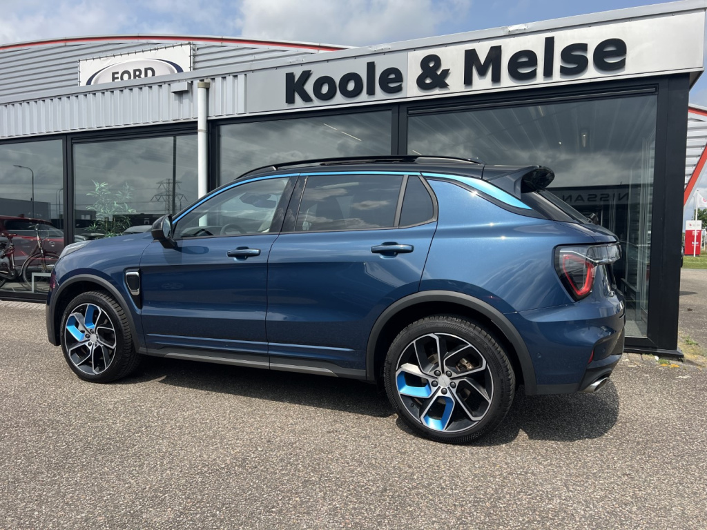 Lynk & Co 01