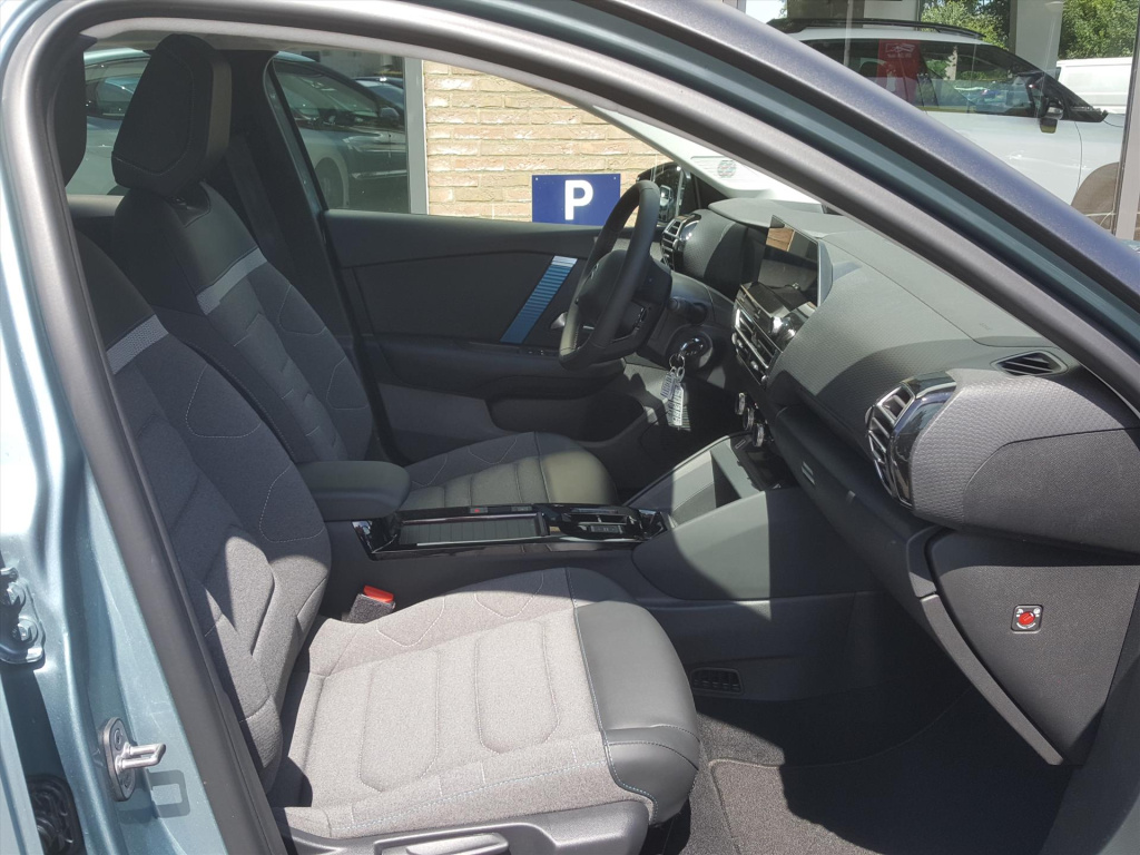 Citroen Ë-c4