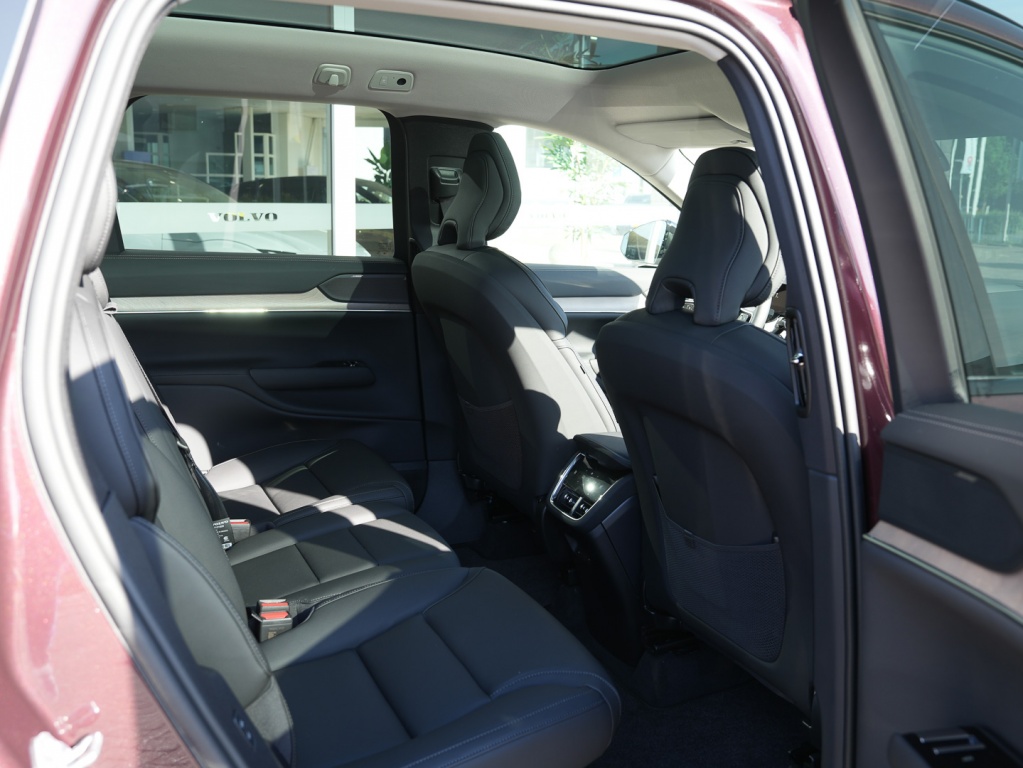 Volvo Ex90
