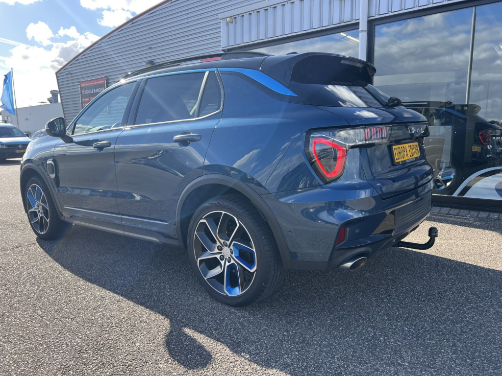 Lynk & Co 01