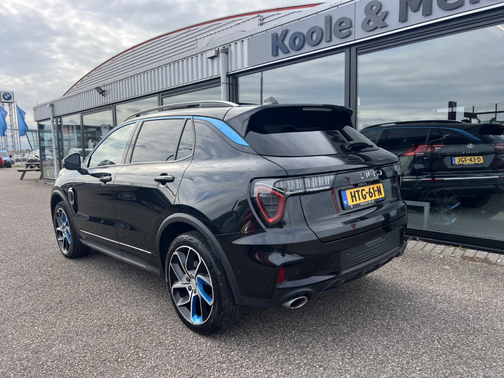 Lynk & Co 01