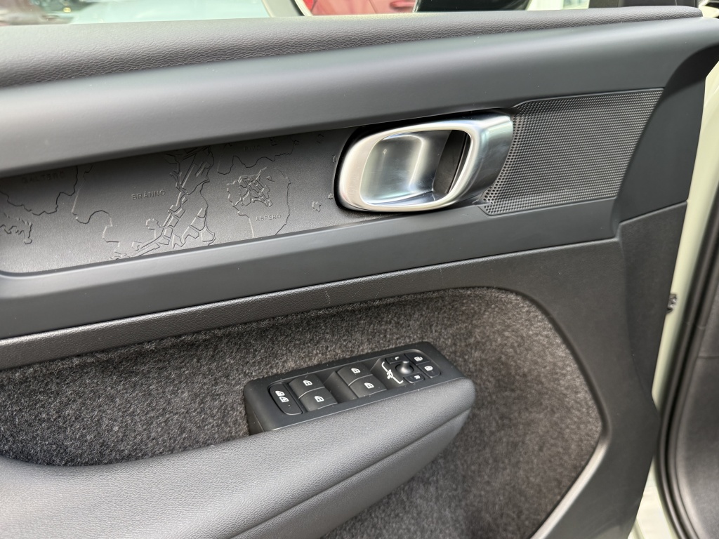 Volvo Ex40