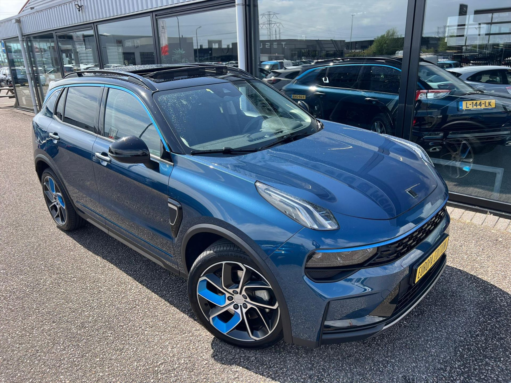 Lynk & Co 01