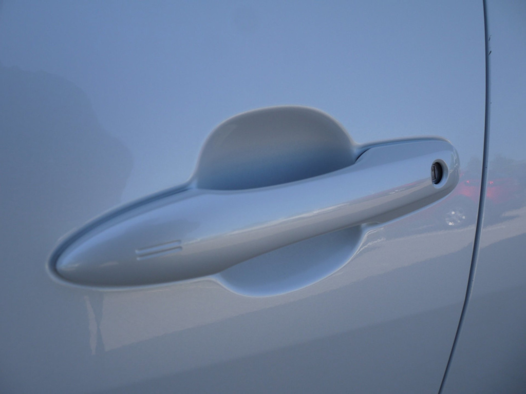 Mazda 2 Hybrid