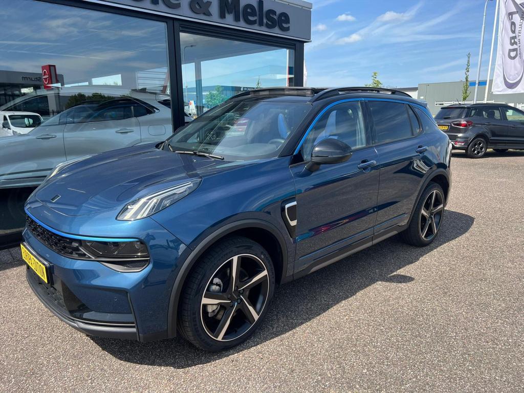 Lynk & Co 01