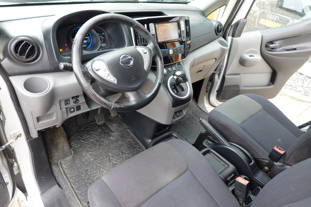 Nissan E-nv200