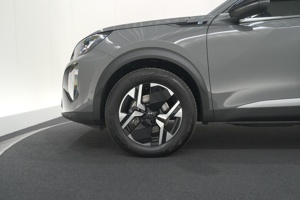Peugeot E-2008