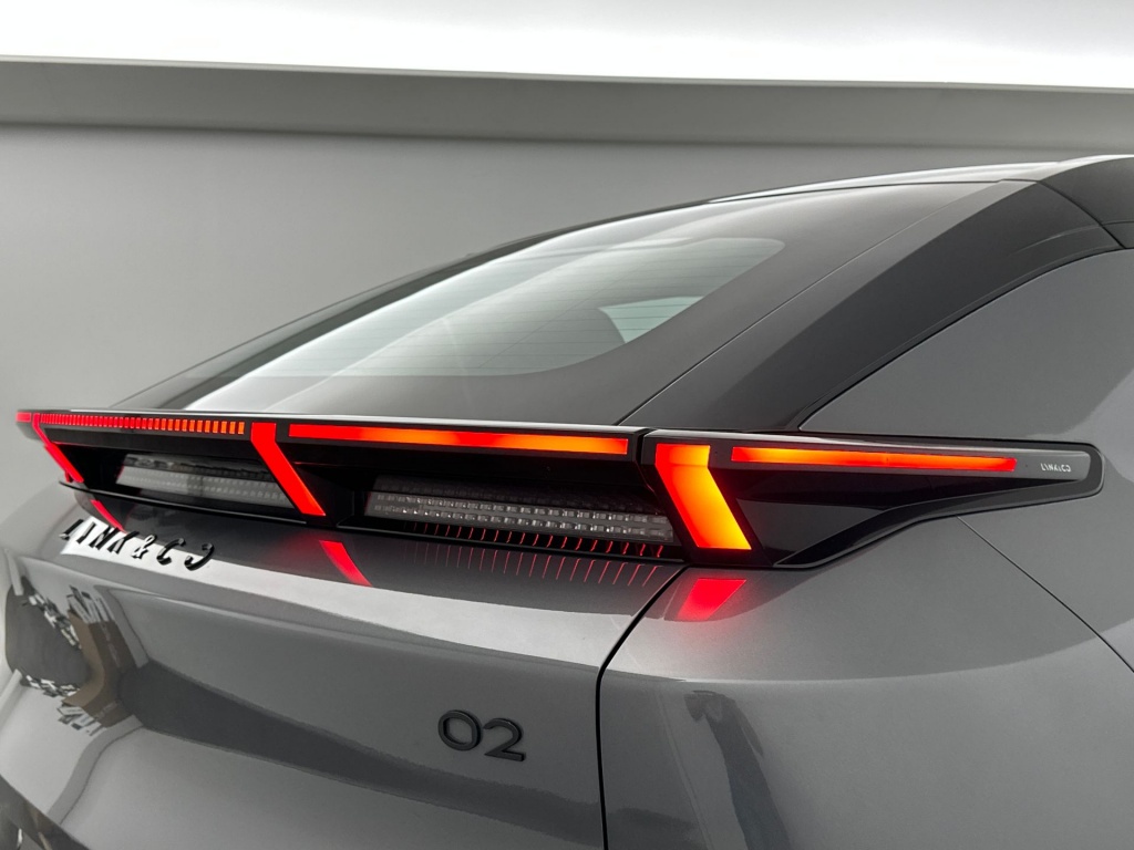 Lynk & Co 02