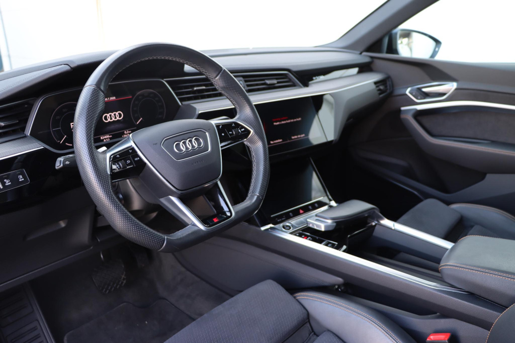 Audi E-tron