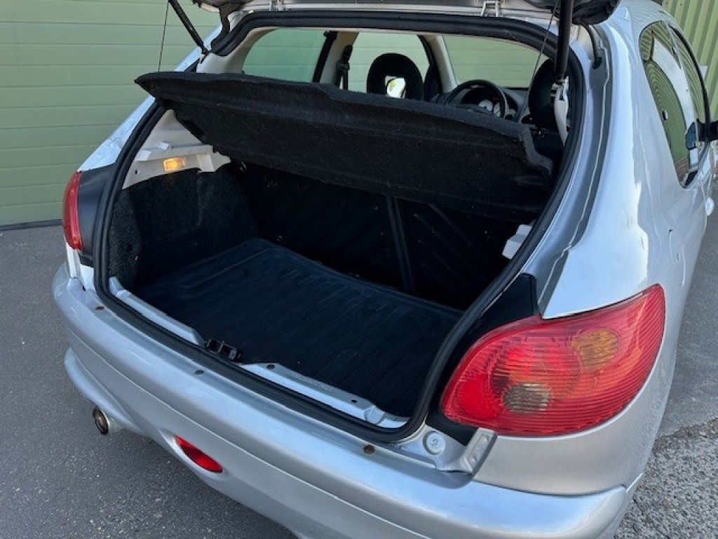 Peugeot 206