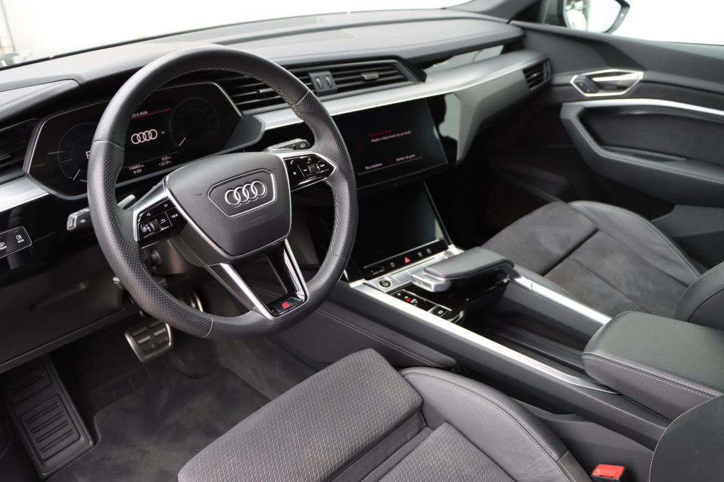 Audi Q8 E-tron