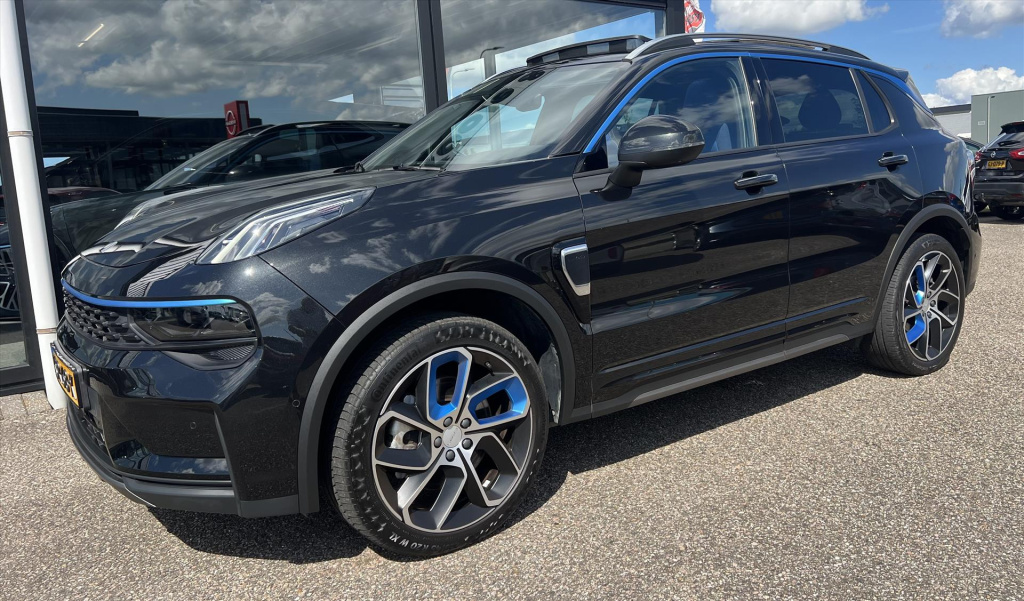 Lynk & Co 01