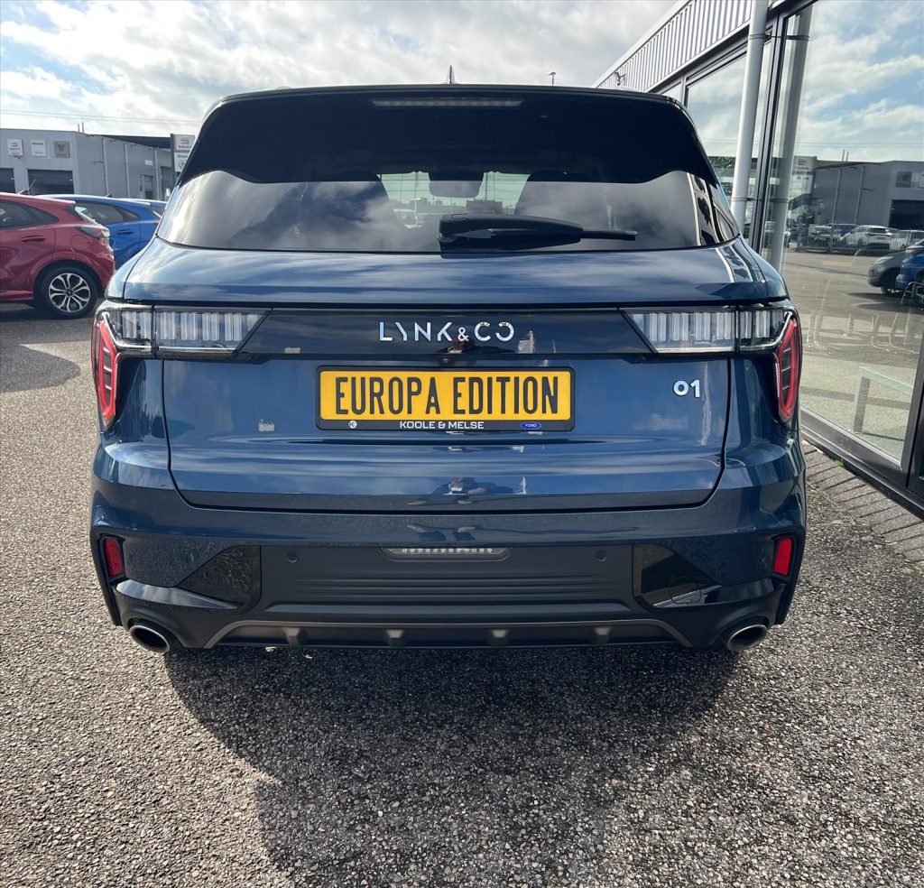 Lynk & Co 01
