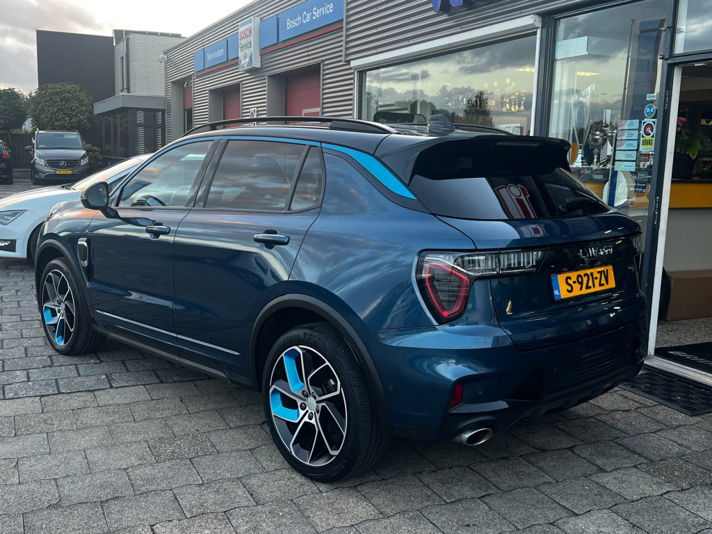 Lynk & Co 01