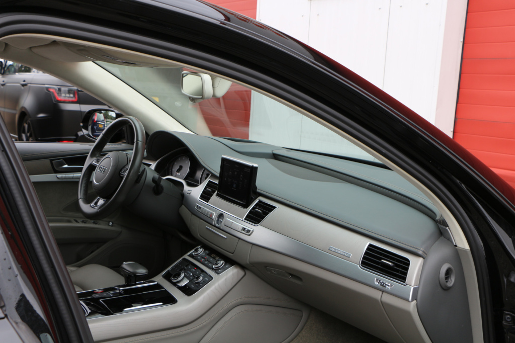Audi S8