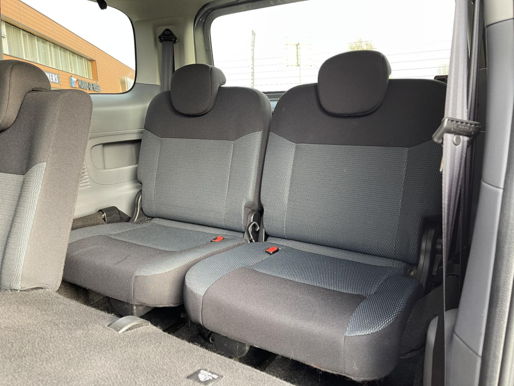 Nissan E-nv200