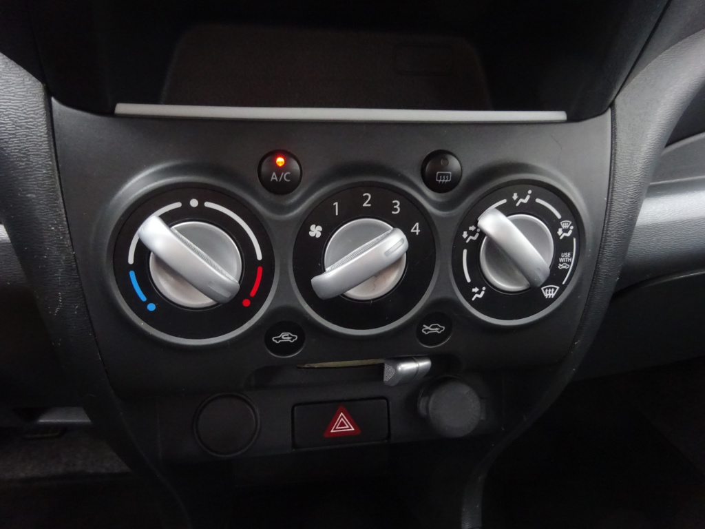Nissan Pixo