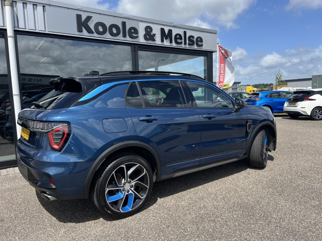 Lynk & Co 01