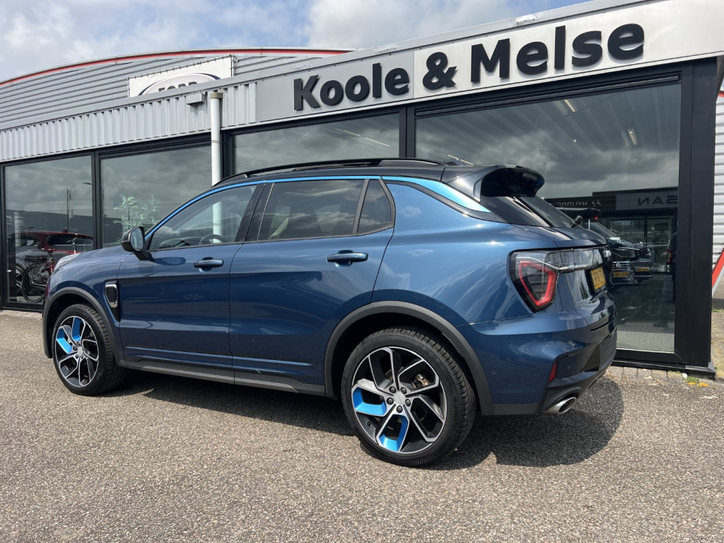 Lynk & Co 01