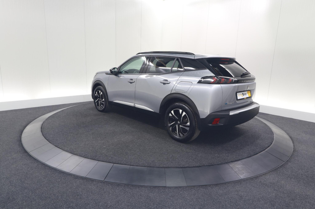 Peugeot E-2008