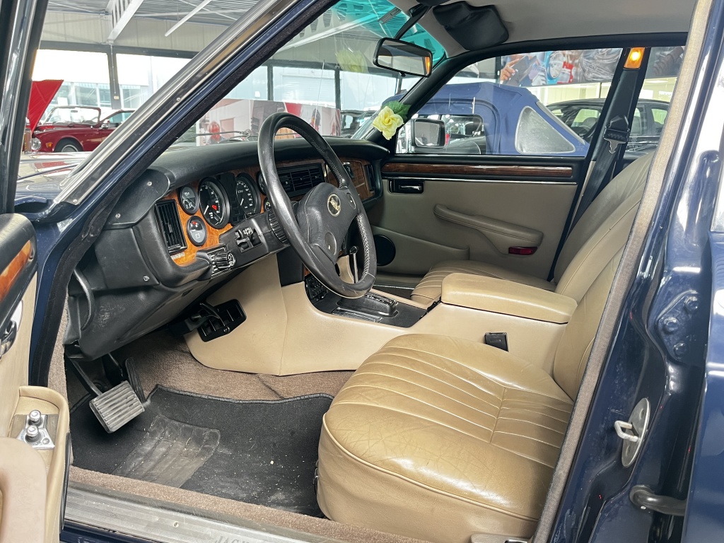 Jaguar Xj
