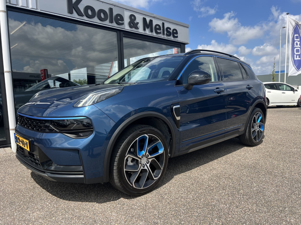 Lynk & Co 01