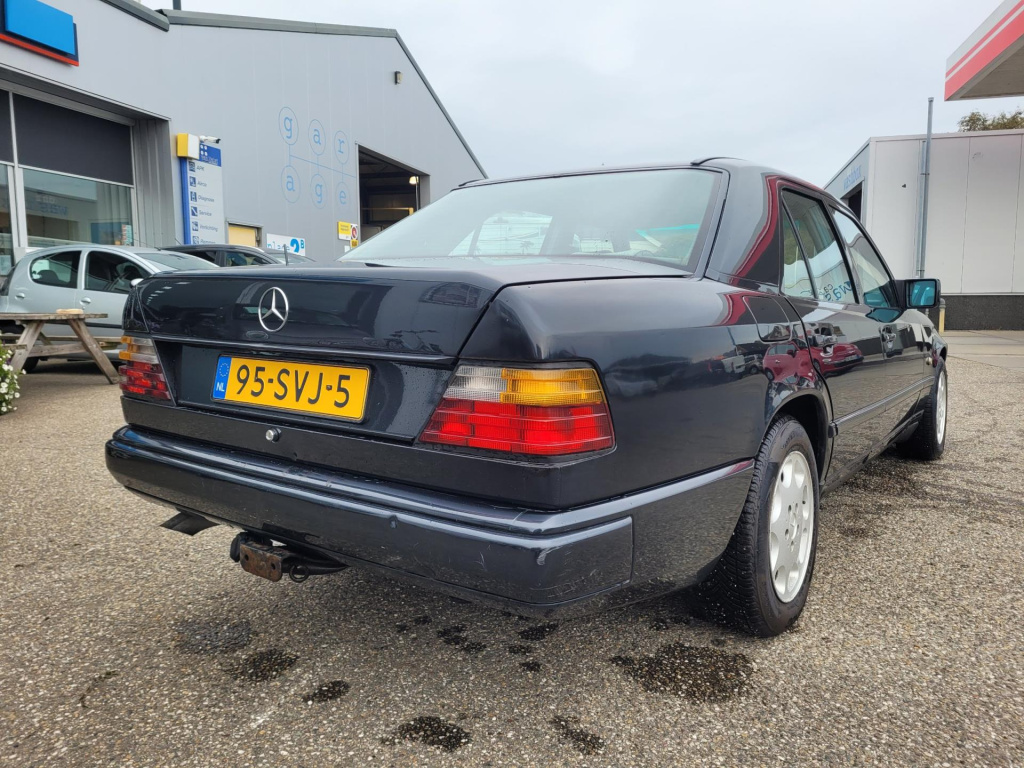 Mercedes-Benz 200
