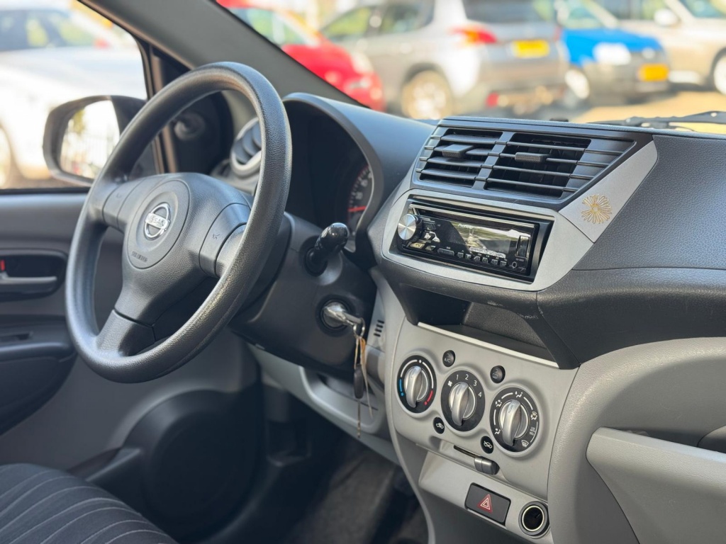 Nissan Pixo