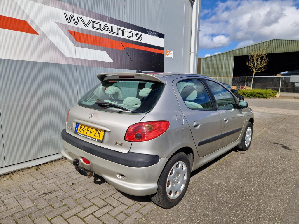 Peugeot 206