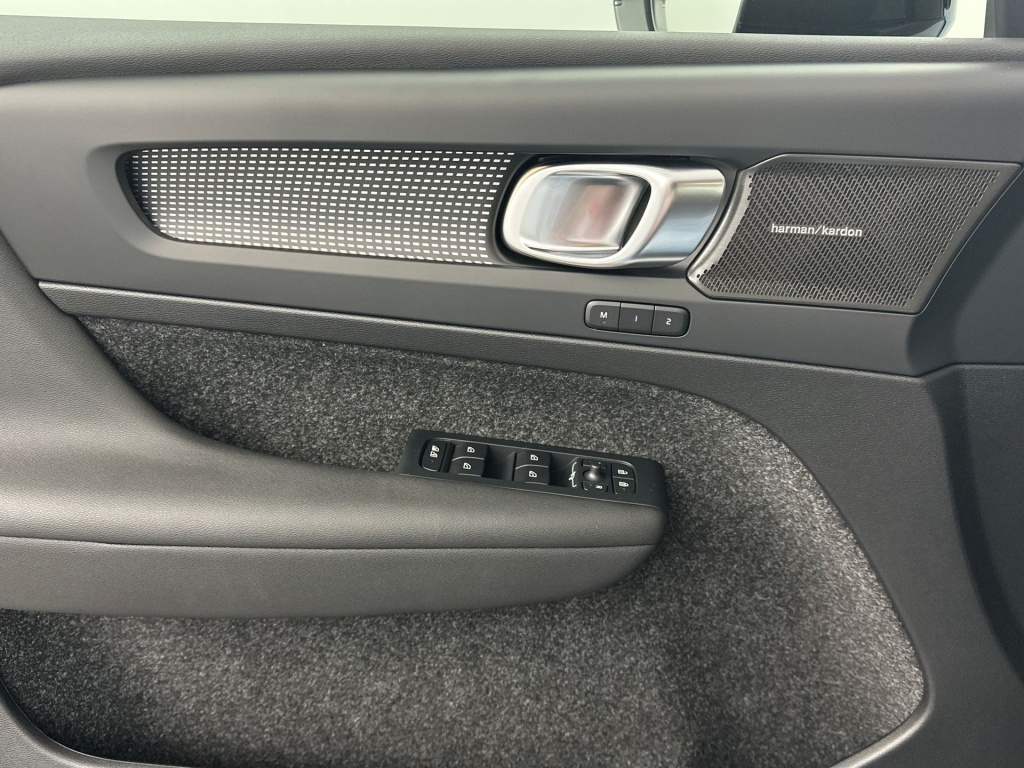 Volvo Ex40
