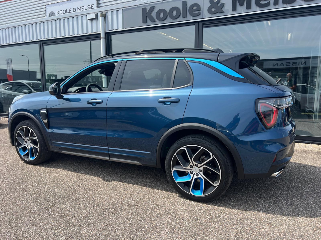 Lynk & Co 01