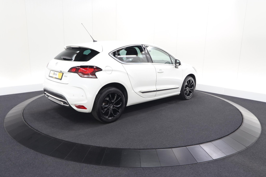 Ds Ds 4