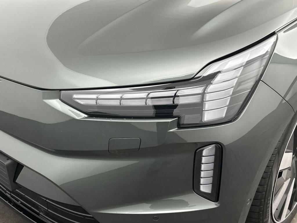 Volvo Ex90