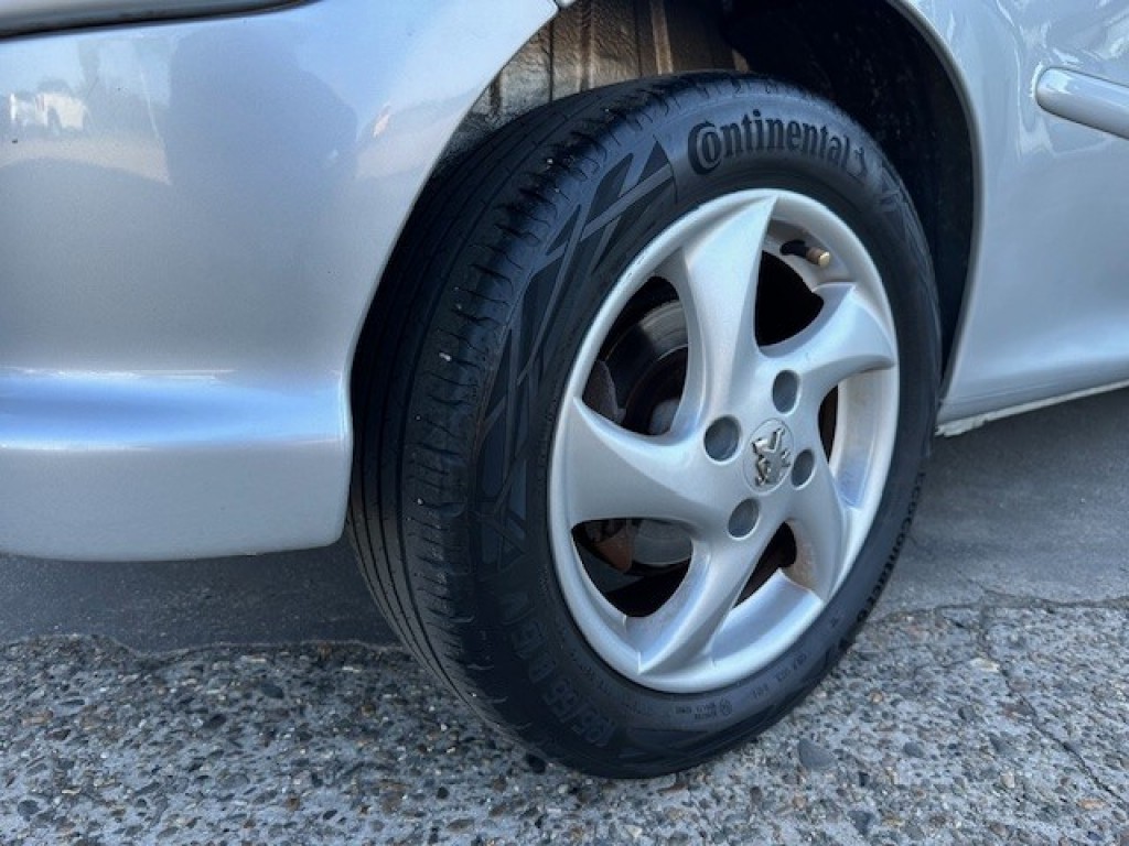 Peugeot 206