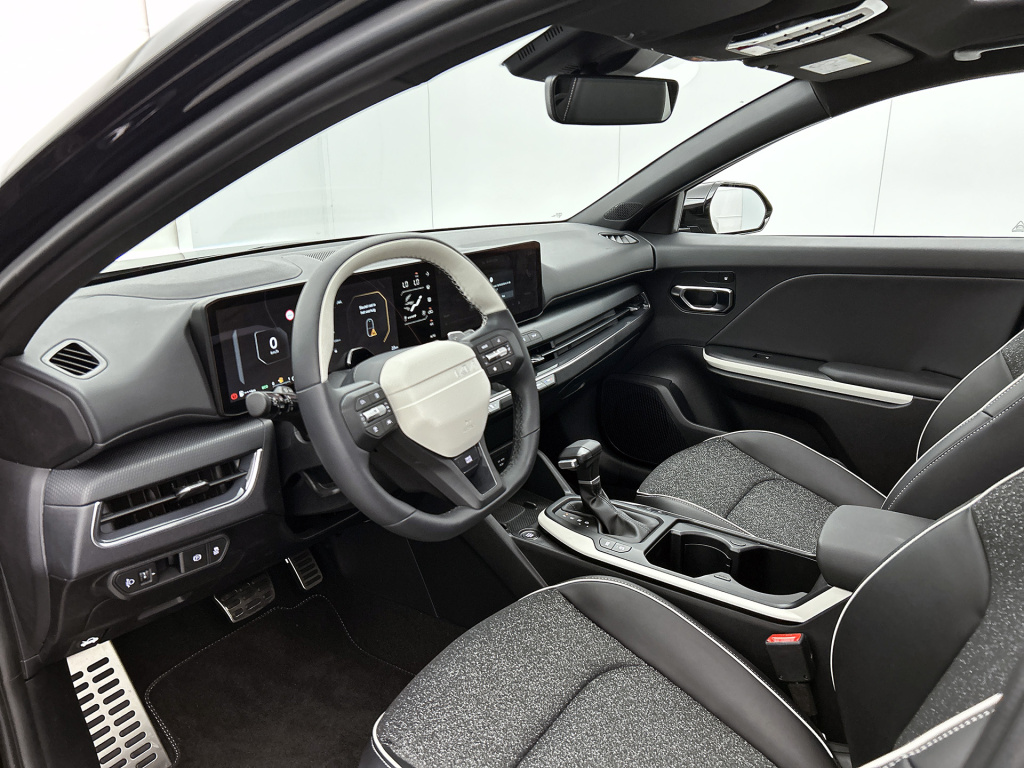 Kia K4