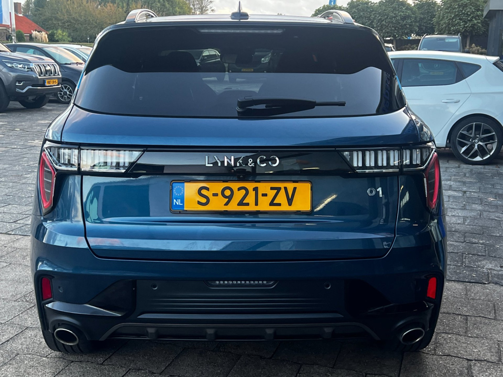 Lynk & Co 01
