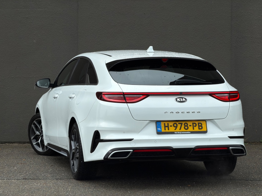 Kia Proceed