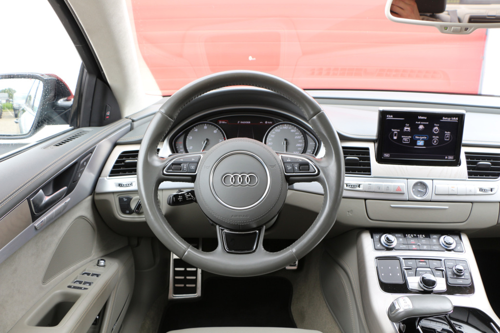 Audi S8
