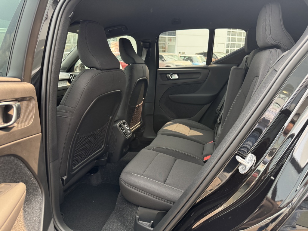 Volvo Ex40