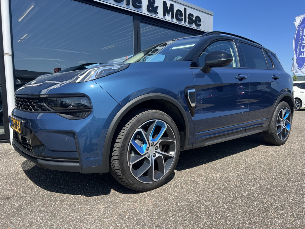 Lynk & Co 01