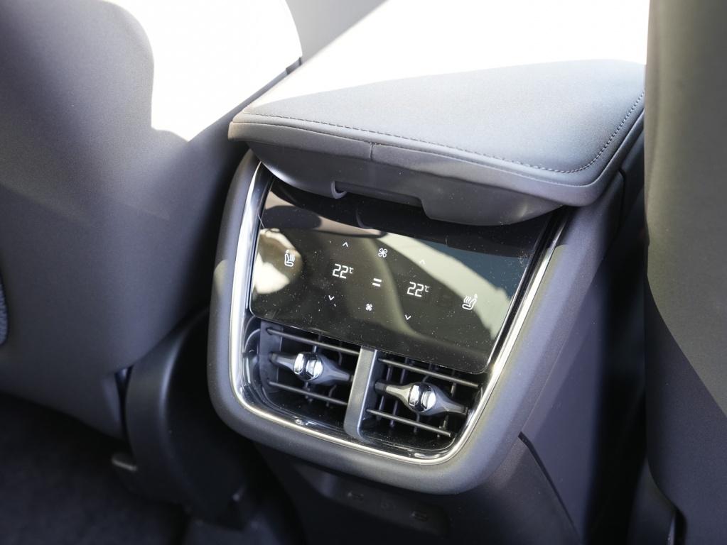 Volvo Ex90
